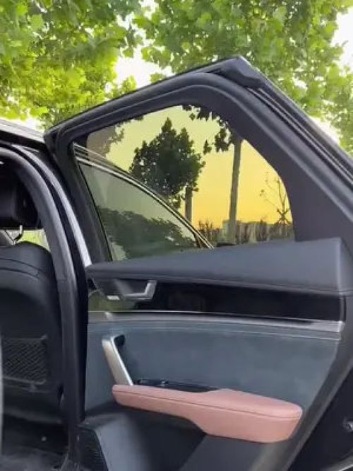 夏日行車必備神器 網(wǎng)紅汽車遮陽擋，隔熱防曬一步到位